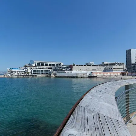 Stud Terras Ville Corniche 2 Pers Stat Gratuit Rue Modif Suivt Possib Et Accord Exclusif Marseille Exterior photo