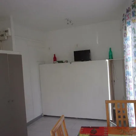 Stud Terras Ville Corniche 2 Pers Stat Gratuit Rue Modif Suivt Possib Et Accord Exclusif Marseille Exterior photo