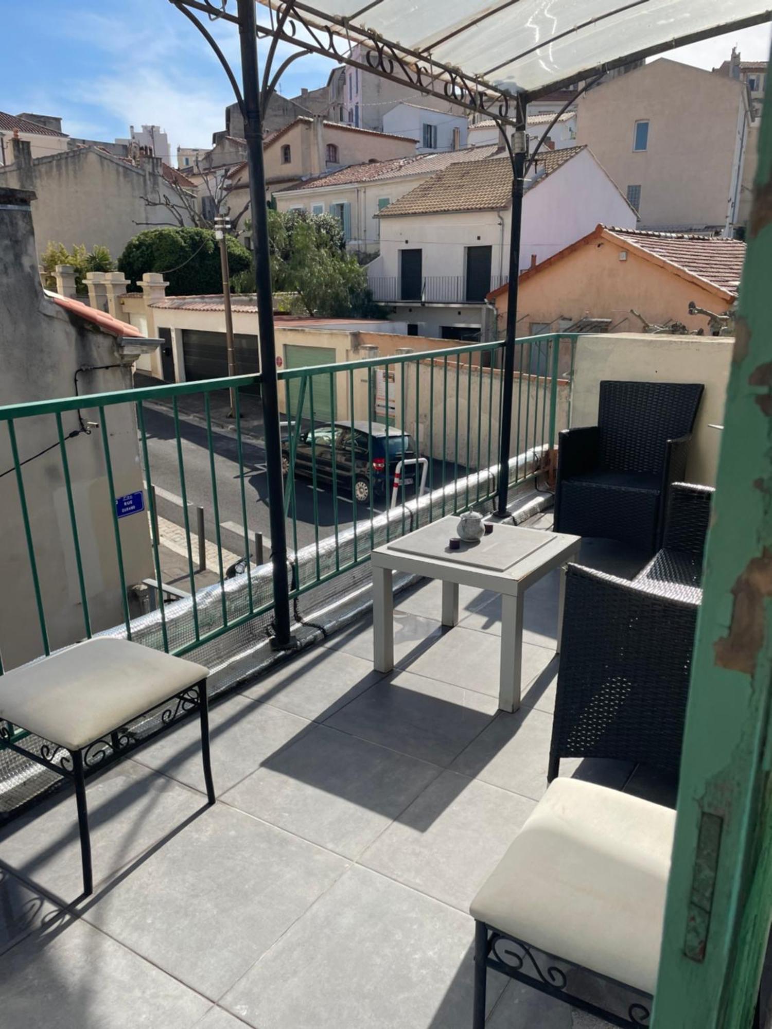 T2 ** * Marseille